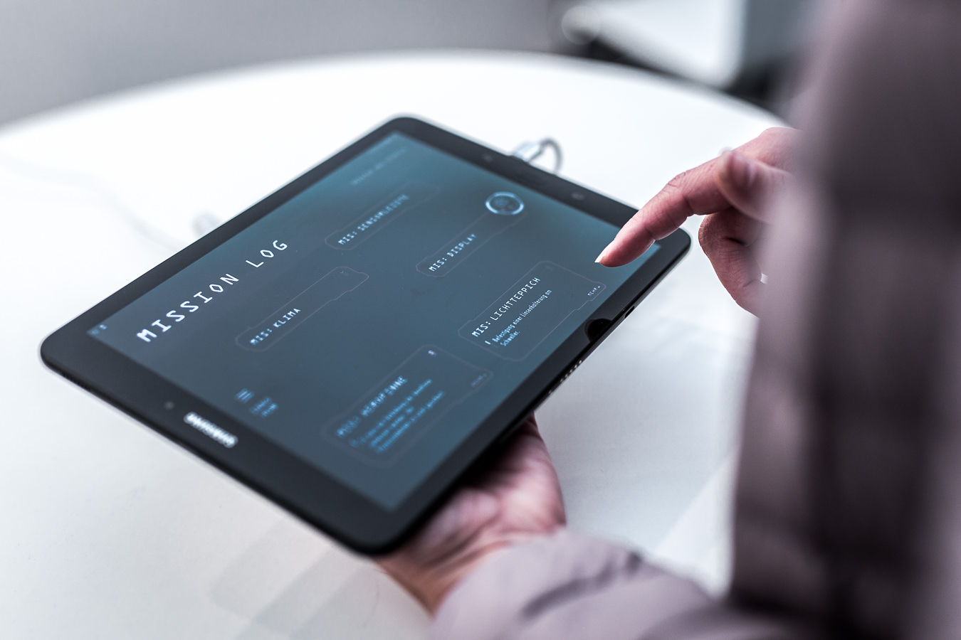 Digital Branding Anwendung auf einem Tablet zur Darstellung von Markenstrategie .